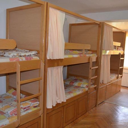 Hostel Valentin 2 Скопье Экстерьер фото