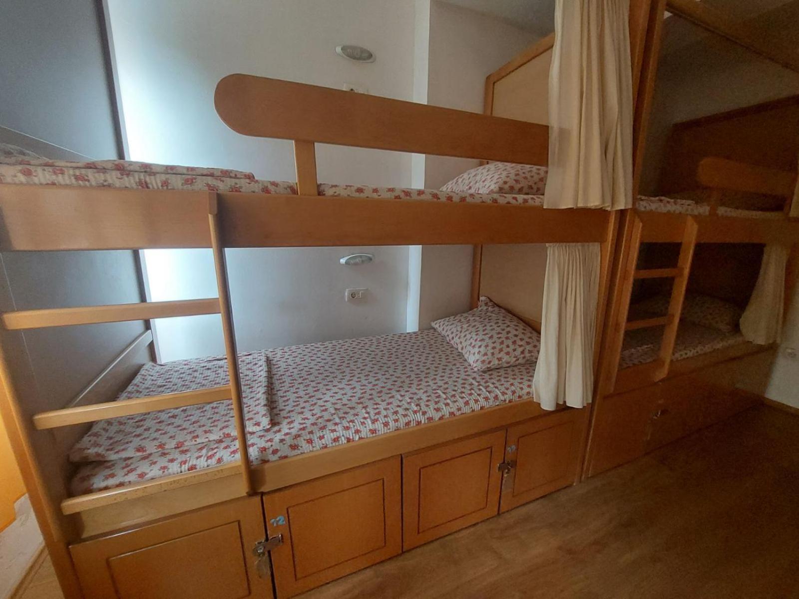 Hostel Valentin 2 Скопье Экстерьер фото
