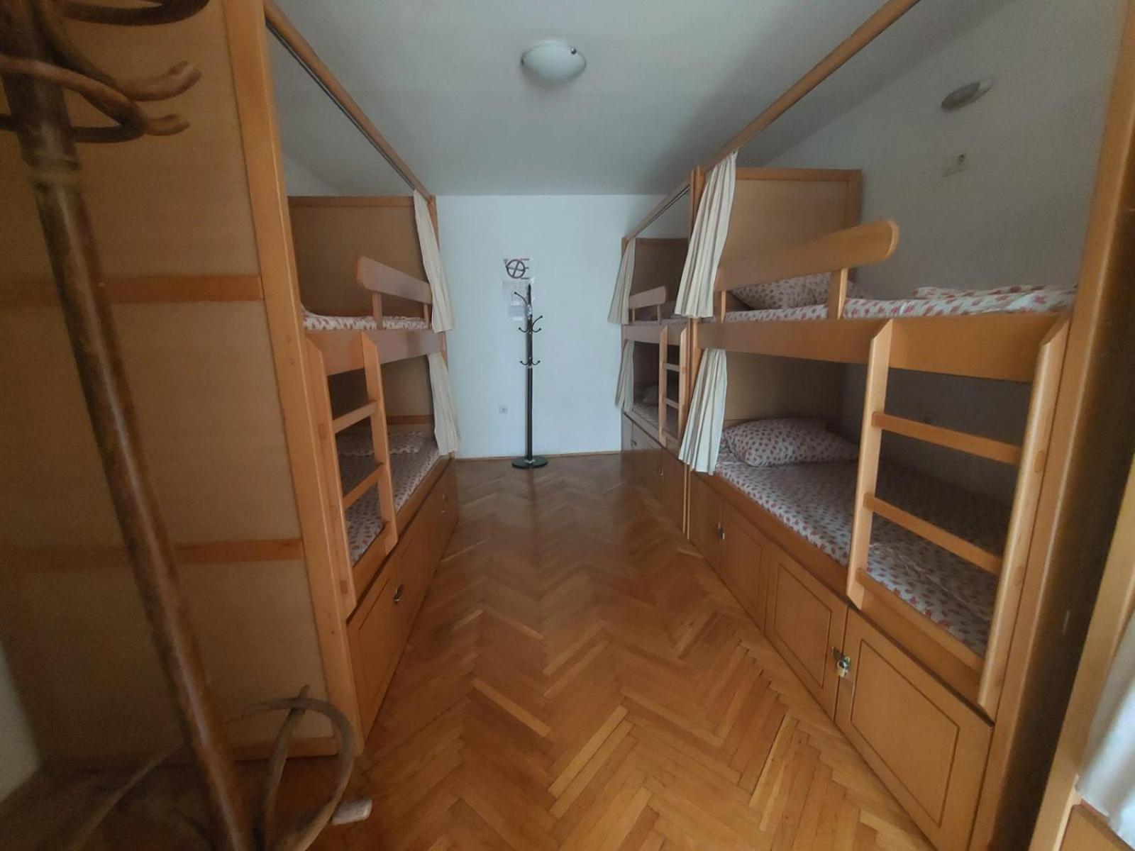Hostel Valentin 2 Скопье Экстерьер фото
