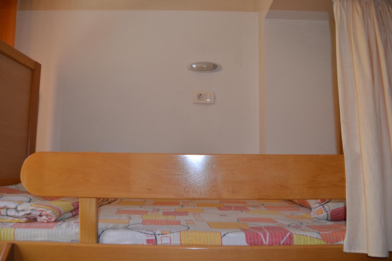 Hostel Valentin 2 Скопье Экстерьер фото