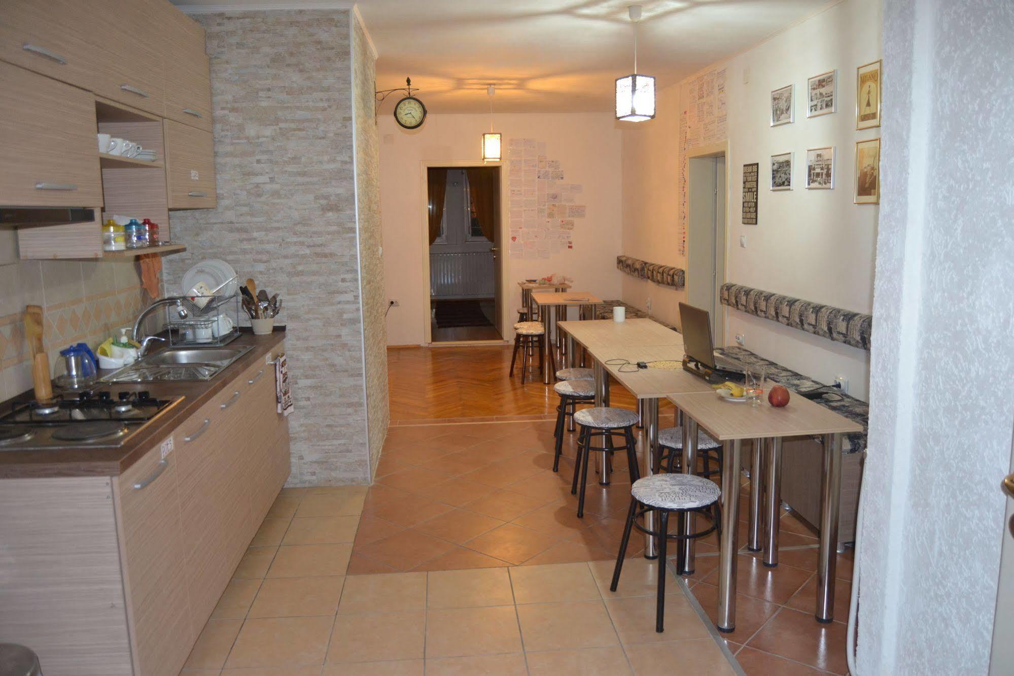 Hostel Valentin 2 Скопье Экстерьер фото