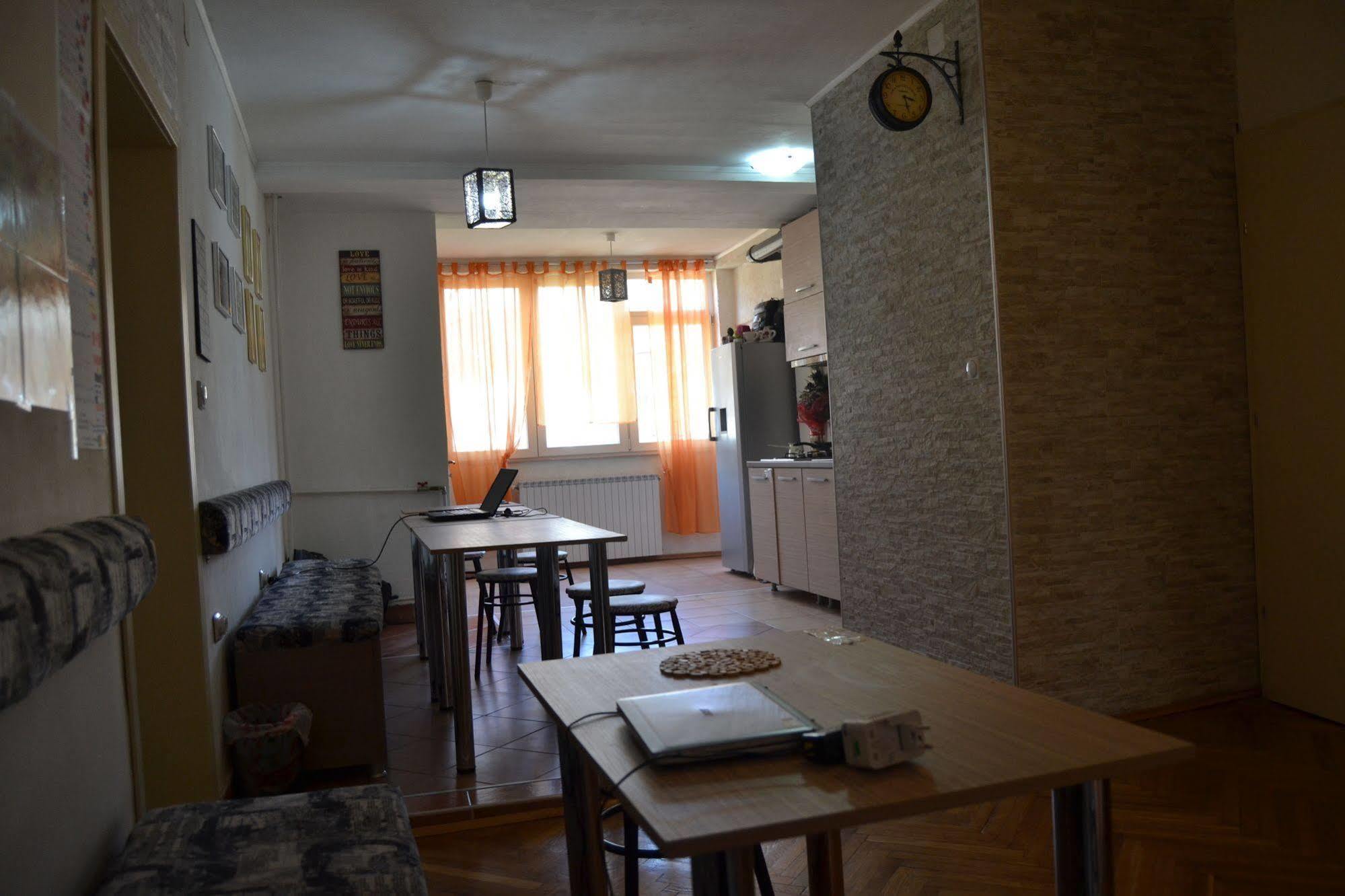 Hostel Valentin 2 Скопье Экстерьер фото