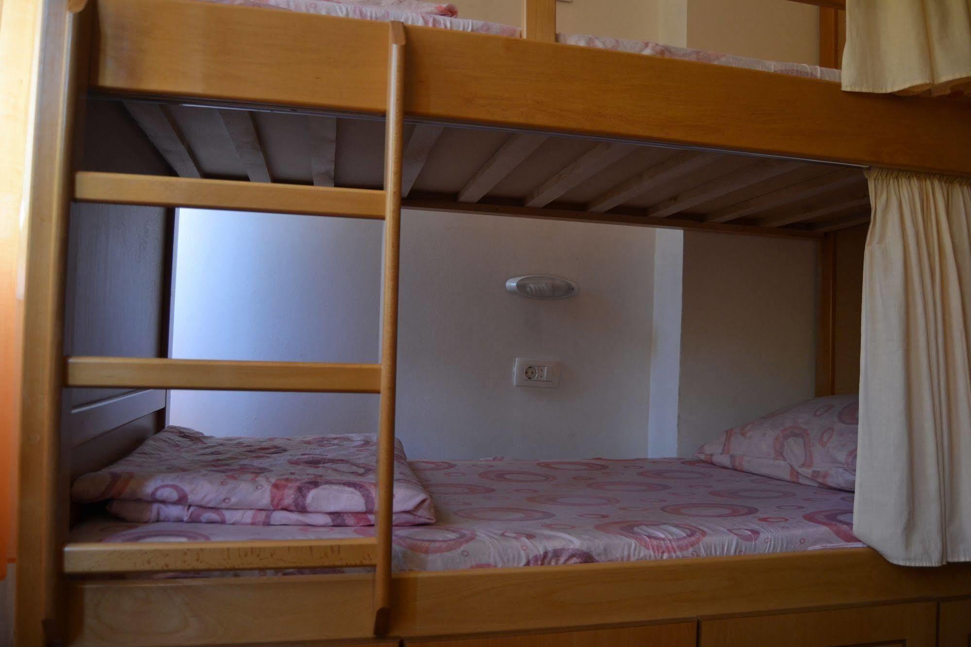 Hostel Valentin 2 Скопье Экстерьер фото